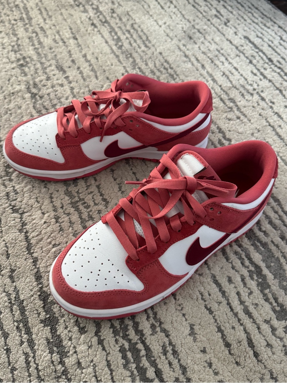 Women’s Nike Dunk Low Valentines Day 2024